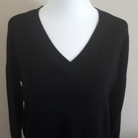 Azzura Women Long Sleeve  Sweater - Picture 2 of 7